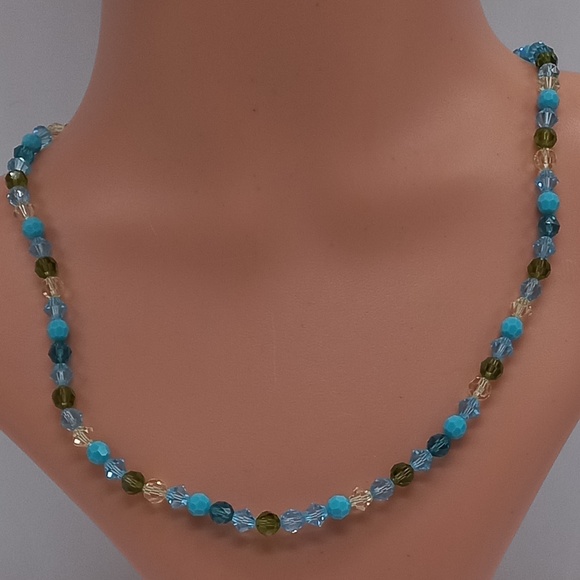 Swarovski Crystals Necklace - Picture 2 of 9
